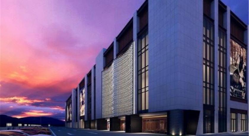 Howard Johnson Hot Spring Resort Anshun Exterior photo
